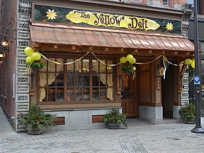 Seita perigosa ou grupo religioso? A verdade sobre o Yellow Deli