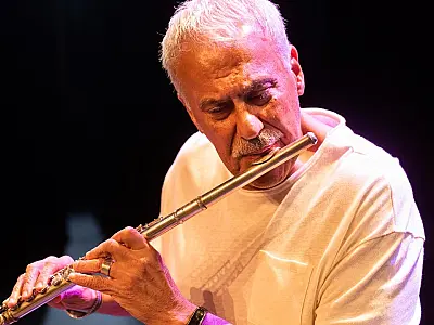 Danilo Caymmi faz show no Sesc em homenagem aos 130 anos do Porto de Santos