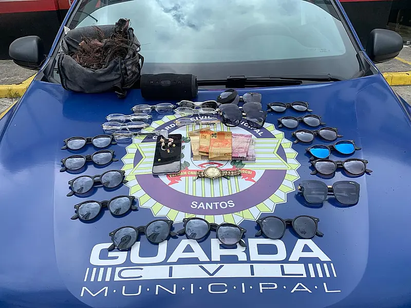 Guarda Municipal de Santos prende homem por furto em galpão incendiado da Receita Federal