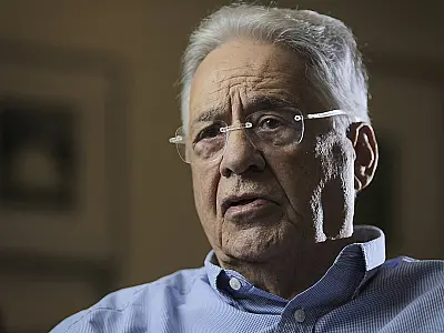 Fernando Henrique Cardoso é operado após fraturar fêmur e se recupera bem