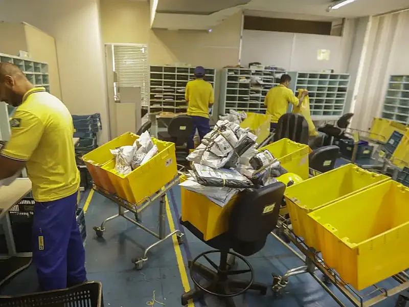 Correios aprovam demissão voluntária e fechamento de agências