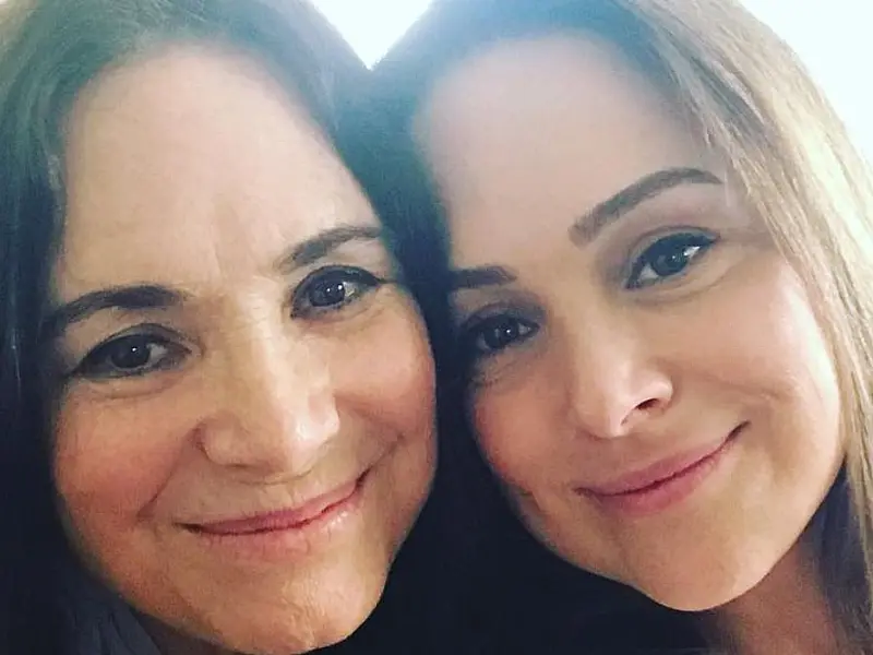 Gabriela Duarte diz que evita falar de política com a mãe