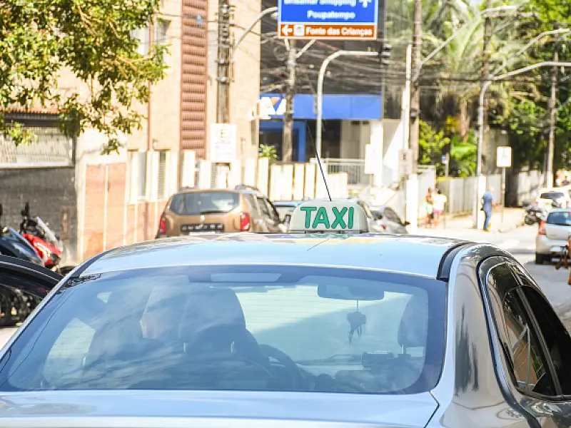Novo decreto moderniza serviço de táxi e amplia acessibilidade em São Vicente