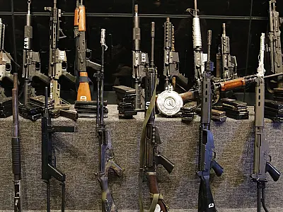 PF faz operação contra tráfico internacional de armas