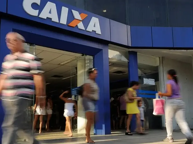 Agências bancárias retomam expediente a partir do meio-dia