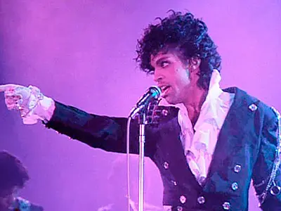Como foi a vida de Prince, um dos cantores mais subestimados da história?