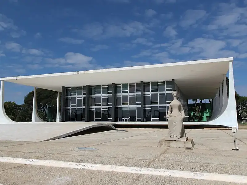 STF recebe duas ações para suspender PEC que limita atuação da Corte