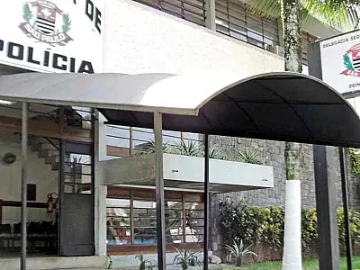 Foragido é preso com R$ 122 mil em Guarujá