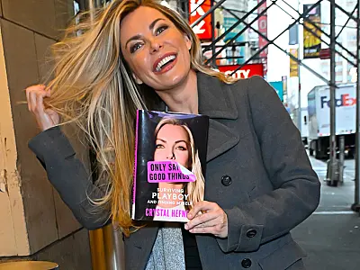 Viúva de fundador da Playboy diz que sexo com ele era 'esquisito e robótico'