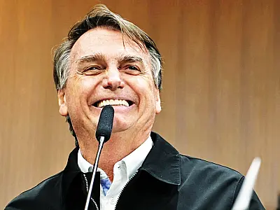 Bolsonaro mudou de estratégia e discutiu golpe após multa de Moraes