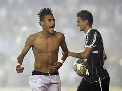 Um orgulho que nem todos podem ter: A trajetória do Santos nos clássicos paulistas do século XXI