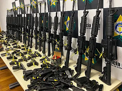 Número de fuzis apreendidos no Rio dobra em relação ao ano passado
