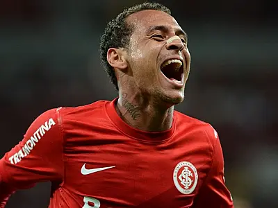 Inter encaminha acerto com Alan Patrick