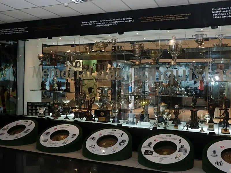 Memorial das Conquistas do Santos FC é viagem imperdível pela história do futebol