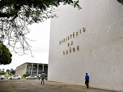 Ministério da Saúde faz doação de medicamentos a Cuba, que enfrenta escassez