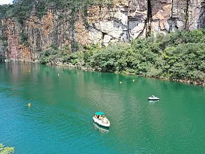 Capitólio reabre cânions com poucos turistas e lanchas paradas