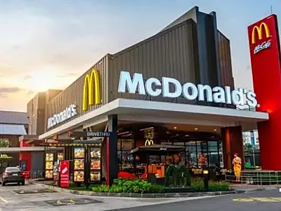 McDonald's lança combo comemorativo com 40 nuggets por R$ 74,90