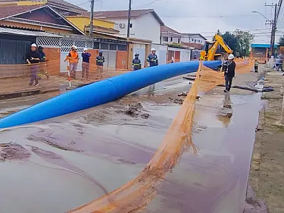 Sabesp avança em obra subaquática para levar água de Santos ao Guarujá