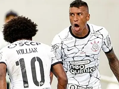 Corinthians tem primeiro tempo dos sonhos, vence o Botafogo no Rio e ameniza crise