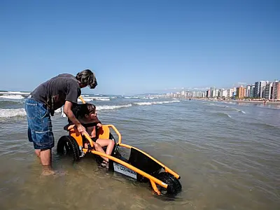 Acessibilidade: Praia Acessível é atração de lazer no carnaval em Praia Grande