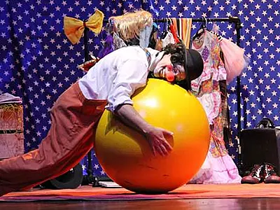 Espetáculo de circo tradicional, Entre Risos faz apresentações em Caraguatatuba e São Sebastião