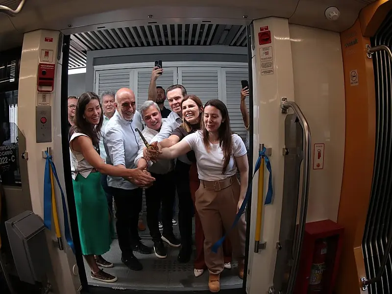 Segunda linha do VLT começa a circular em Santos e tem isenção de tarifa até dia 15