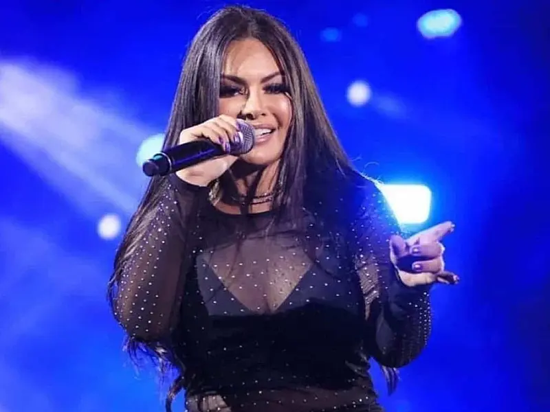 Cantora Paulinha Abelha está na escala de coma mais grave, diz equipe médica