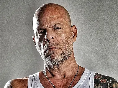 Bruce Willis não reconhece mais a mãe e pode ser agressivo, diz primo
