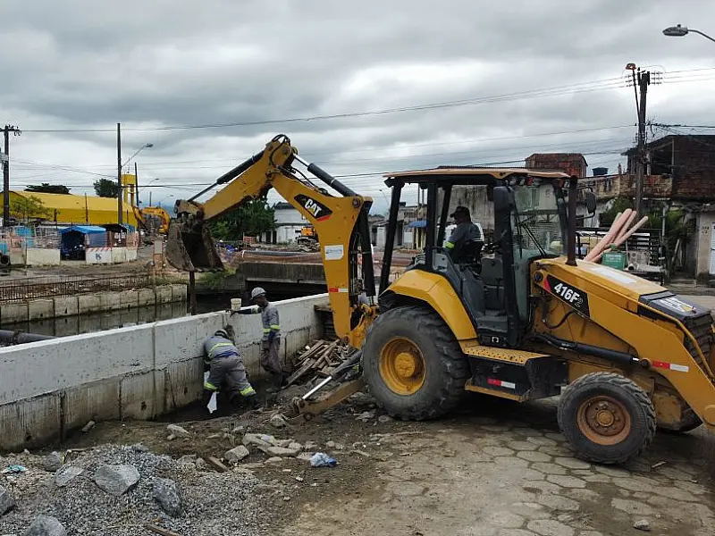 São Vicente inicia reurbanização da Avenida Eduardo Souto