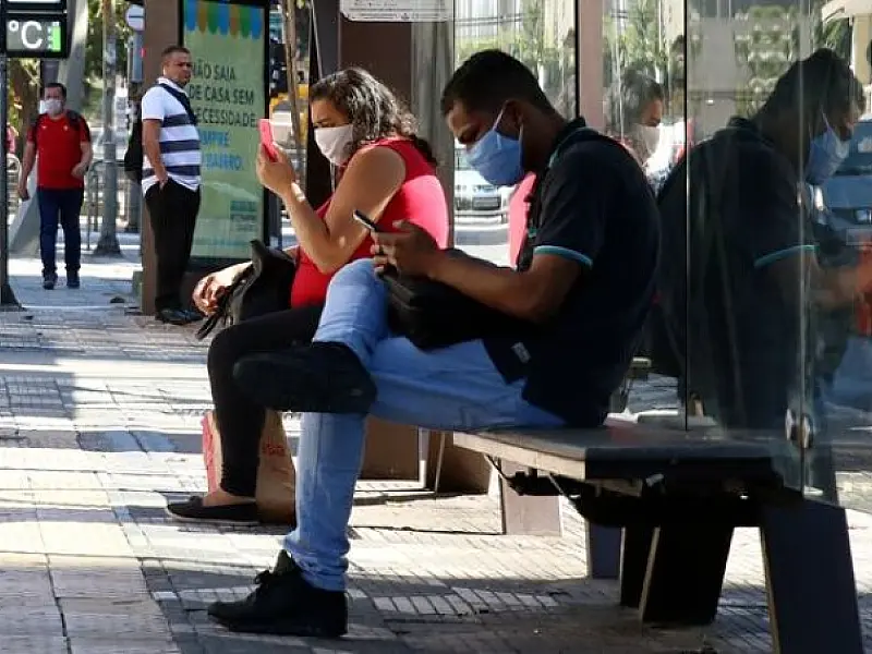 SP deve flexibilizar uso de máscara em ambientes abertos na próxima semana