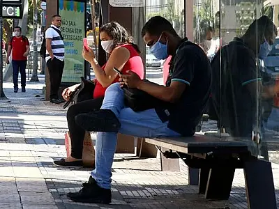 SP deve flexibilizar uso de máscara em ambientes abertos na próxima semana