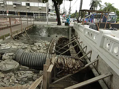 Reforma de pontilhão do canal 1, em Santos, entra em última fase de impacto no trânsito