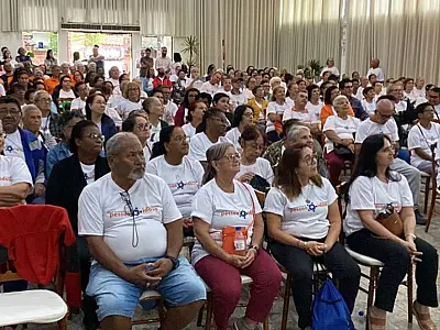 Coral Raízes da Serra emociona na abertura da 'Semana da pessoa na Melhor Idade'