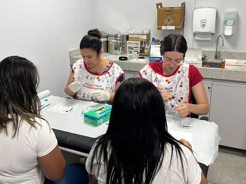 Dezembro vermelho realiza ações nas ruas em Cubatão