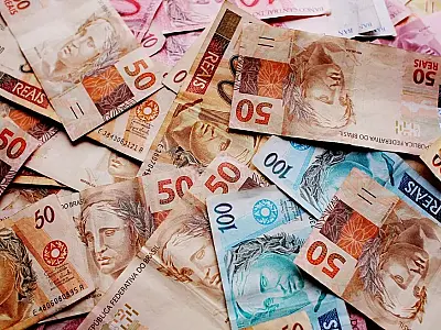 De iate e avião a hotel, veja o que dá para comprar com os R$ 50 mi da Mega-Sena