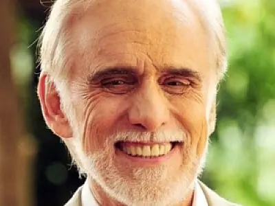 Francisco Cuoco volta ao trabalho após enfrentar depressão e encontra ator de 'Chaves'
