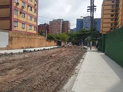 Começam os serviços para a renovação asfáltica em mais uma rua do Saboó, em Santos