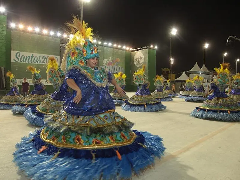 Ingressos para desfile das escolas de samba esgotam em 4 dias