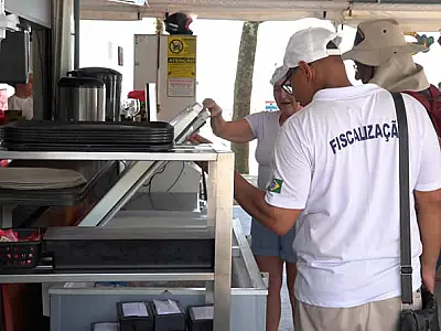 Guarujá finaliza Operação de Fiscalização Sanitária descartando 874 kg de gelo impróprio