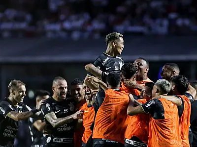 Corinthians espanta fantasmas com vitória cirúrgica e toque de Lázaro