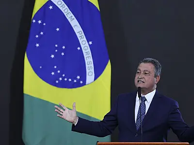 "Vai ser o ritmo da correria", afirma Rui Costa ao assumir Casa Civil