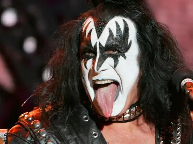 Gene Simmons, baixista do Kiss, passa mal em Manaus e show é interrompido