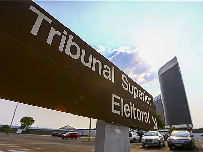 Lula indica dois advogados para ministros do TSE, confirma Moraes