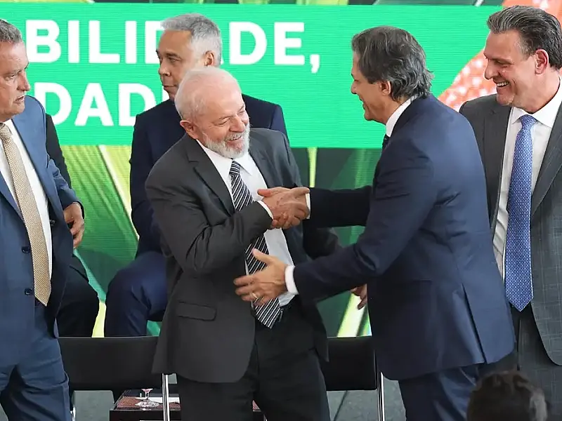 "País jamais será irresponsável do ponto de vista fiscal", diz Lula