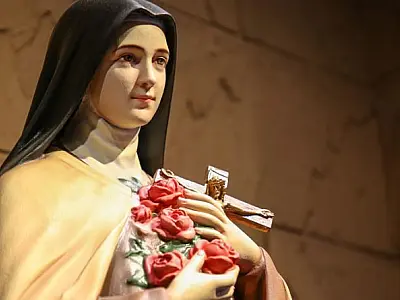 Bertioga recebe passagem das relíquias de Santa Teresinha