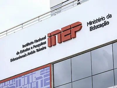 Estrangeiros fazem provas para avaliar proficiência em português