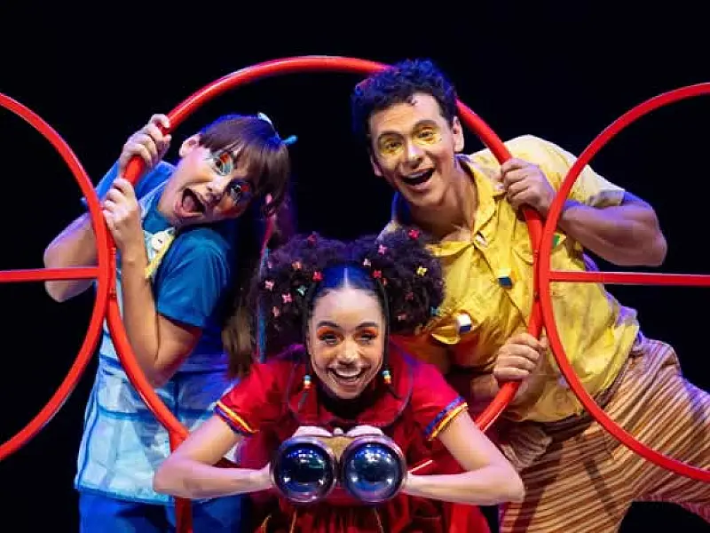 Último fim de semana de férias:  teatro é opção cultural longe das telas