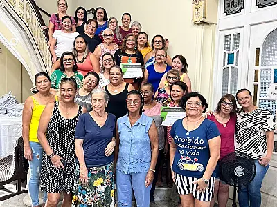 Alunos do Fundo Social de Santos recebem certificados de cursos de qualificação