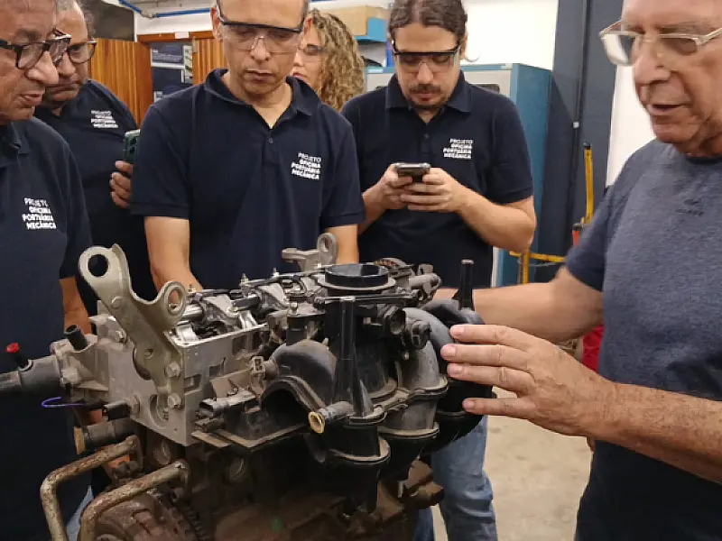 Curso inédito de Mecânica Portuária forma primeira turma em Santos