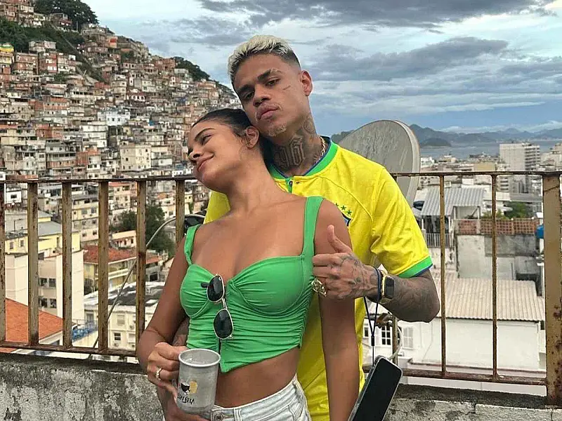 A atriz Bella Campos, a Muda de Pantanal, anuncia término de namoro com MC Cabelinho